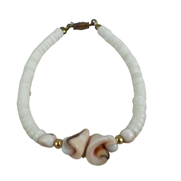 Vintage Seashell & White Bead Bracelet - Picture 1 of 6